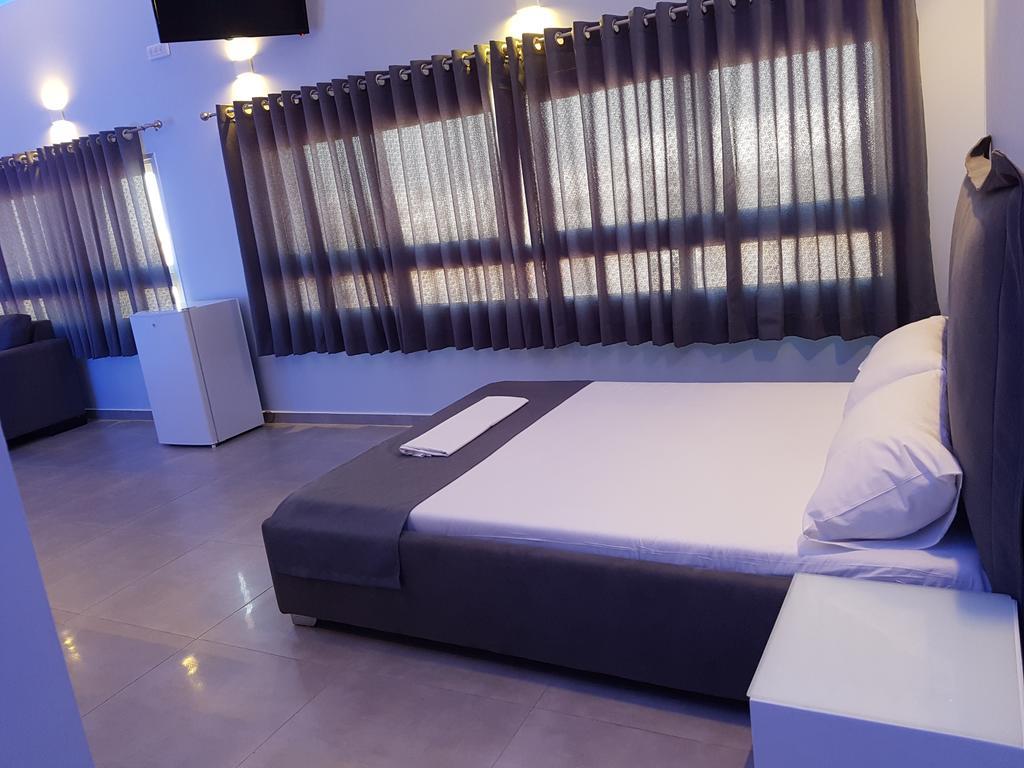 Spat Hotel Ашдод Екстериор снимка