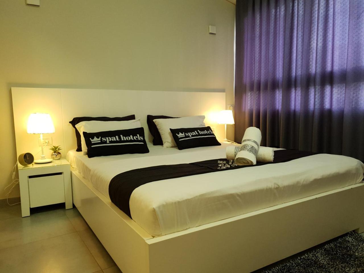 Spat Hotel Ашдод Екстериор снимка