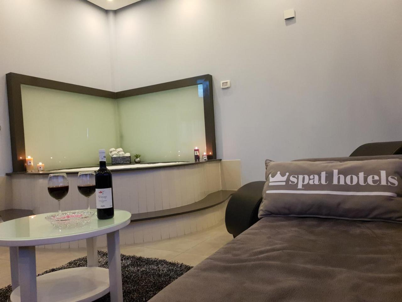 Spat Hotel Ашдод Екстериор снимка